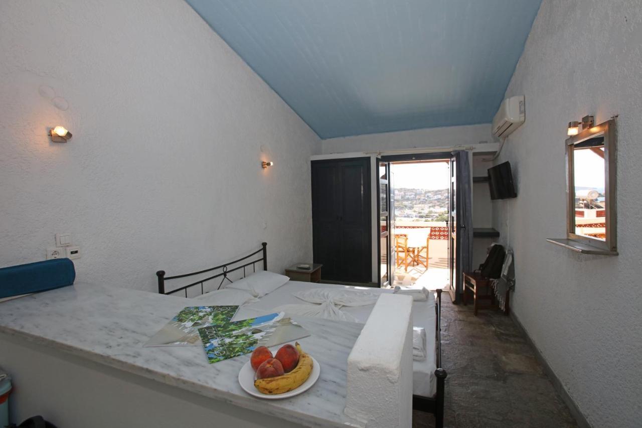 St George Studios & Apartments Batsi  Bagian luar foto