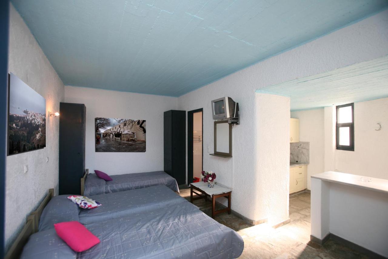 St George Studios & Apartments Batsi  Bagian luar foto
