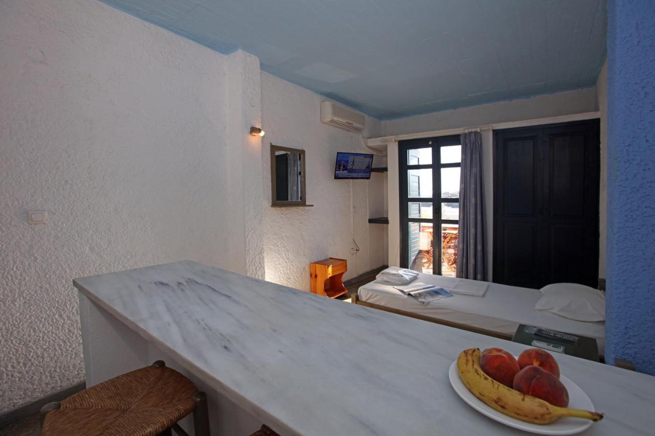 St George Studios & Apartments Batsi  Bagian luar foto