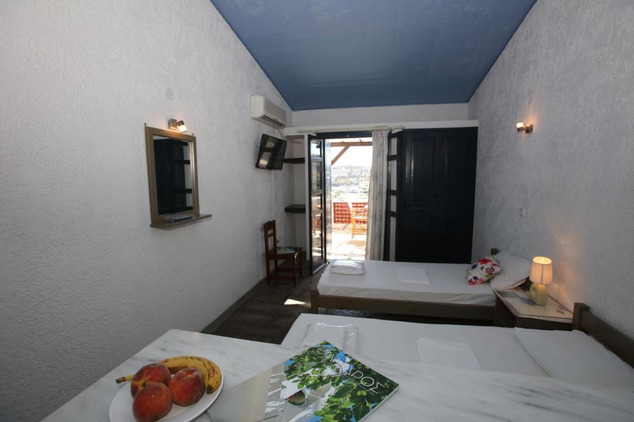St George Studios & Apartments Batsi  Bagian luar foto