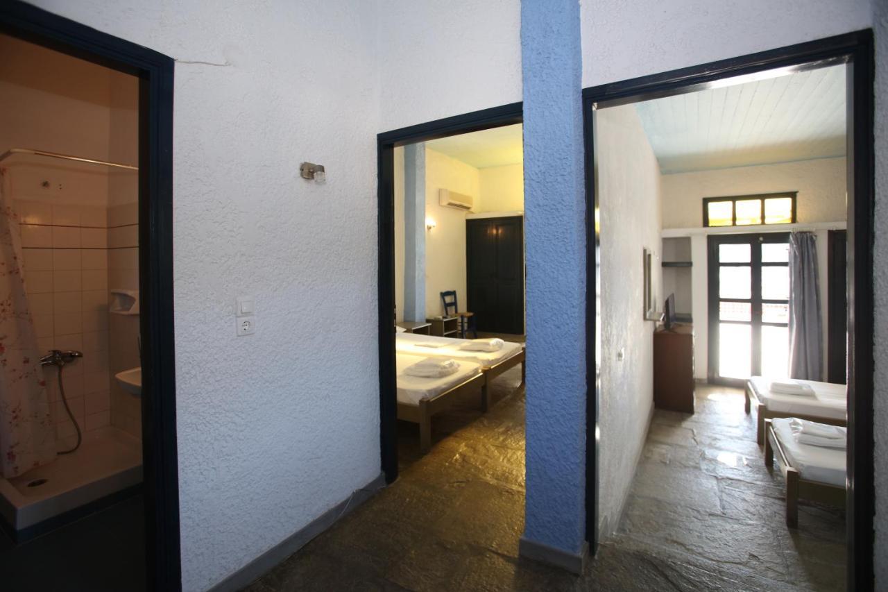 St George Studios & Apartments Batsi  Bagian luar foto